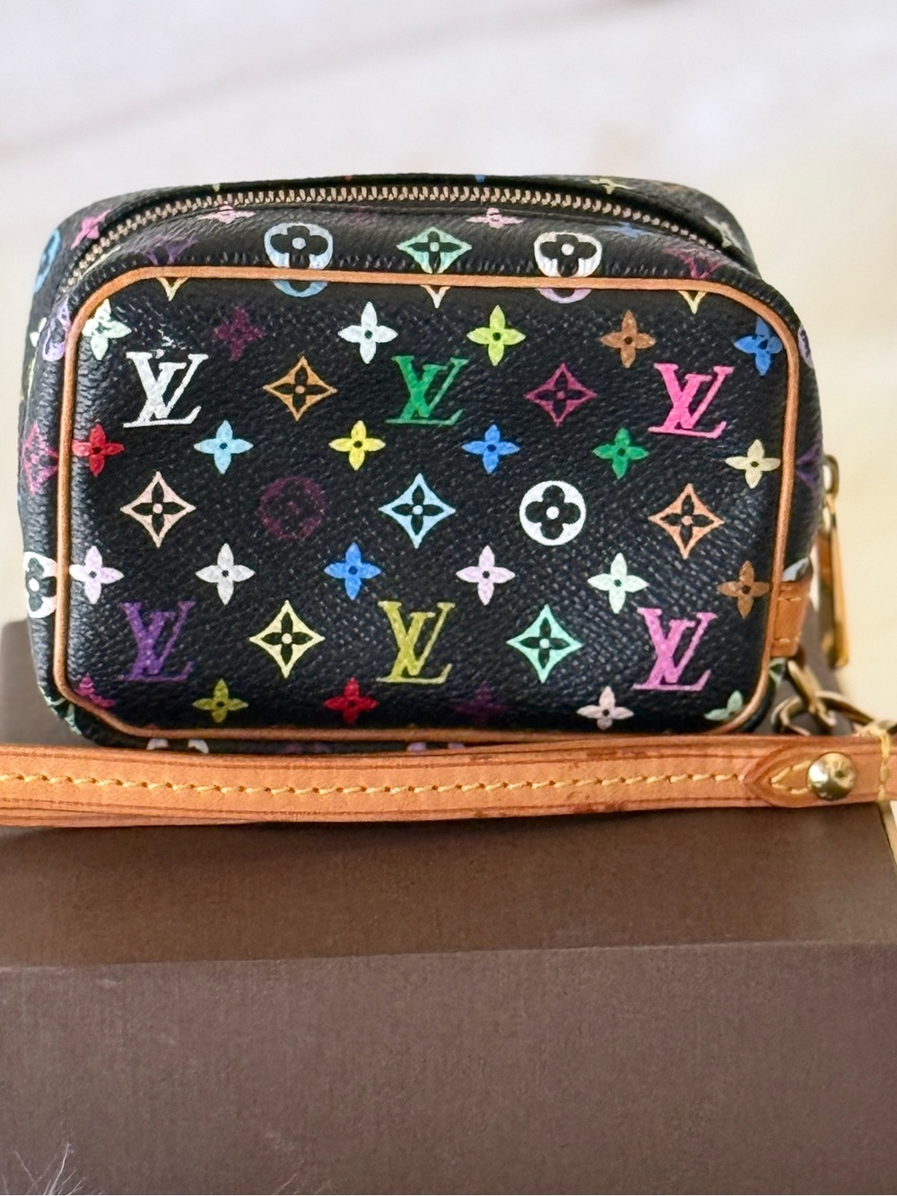 LOUIS VUITTON BLACK MURAKAMI MULTICOLORE WAPITY POUCH SUPER CLEAN - Picture 2 of 8